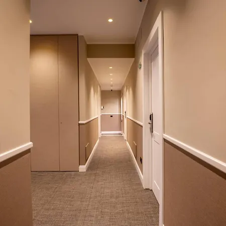 Гостевой дом Domus 213 - Boutique In Auditorium, Maxxi, Borghese, Piazza Del Popolo 4*