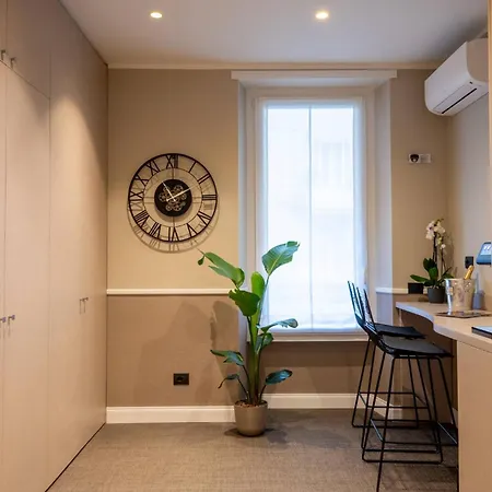 Гостевой дом Domus 213 - Boutique In Auditorium, Maxxi, Borghese, Piazza Del Popolo 4*