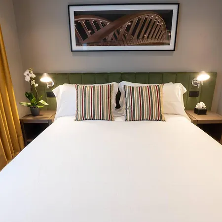 Гостевой дом Domus 213 - Boutique In Auditorium, Maxxi, Borghese, Piazza Del Popolo 4*